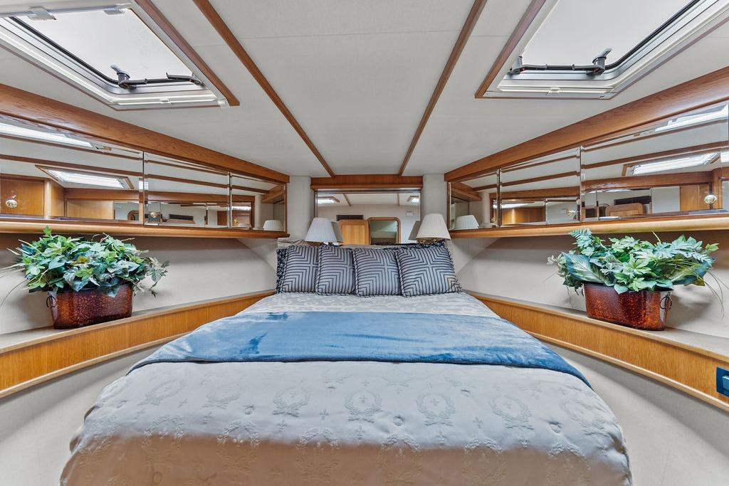 Used 2000 West Bay 58 Sonship