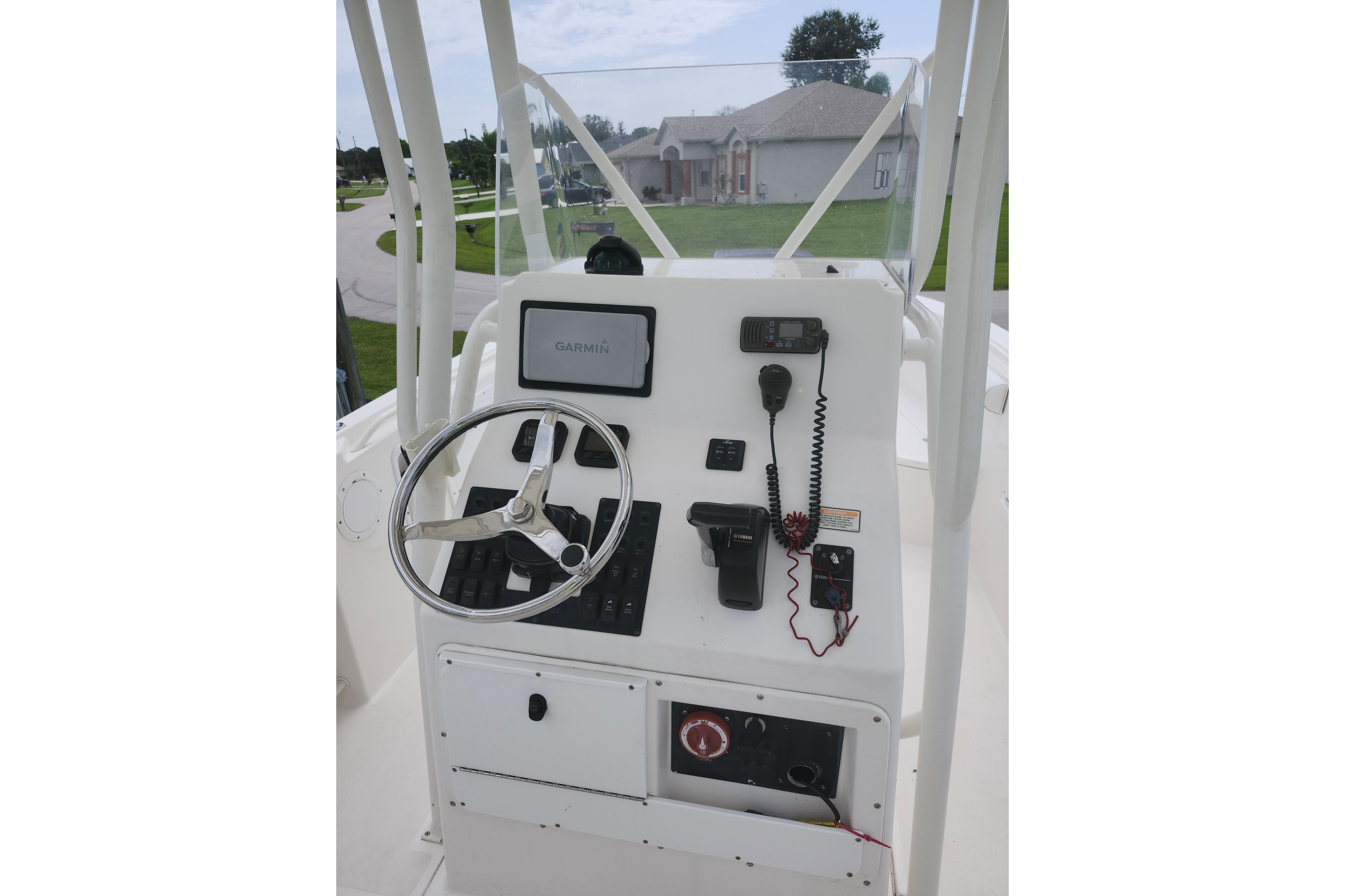 Used 2007 Edgewater 228CC