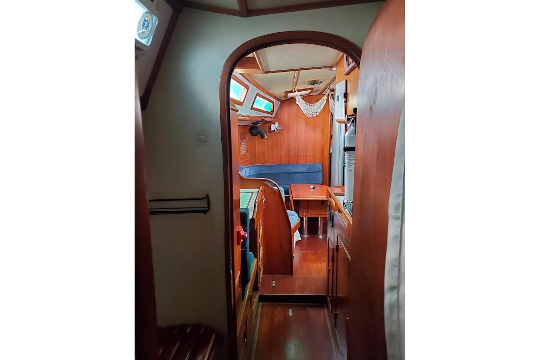 Used 1989 Hylas 44