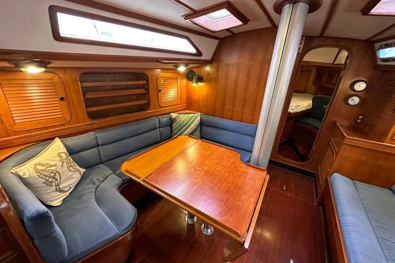 Used 1989 Hylas 44