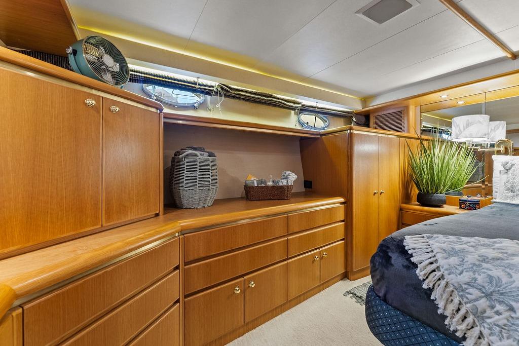 Used 2000 West Bay 58 Sonship