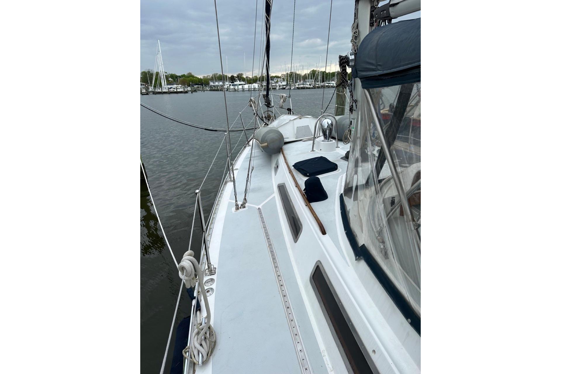 Used 1989 Hylas 44