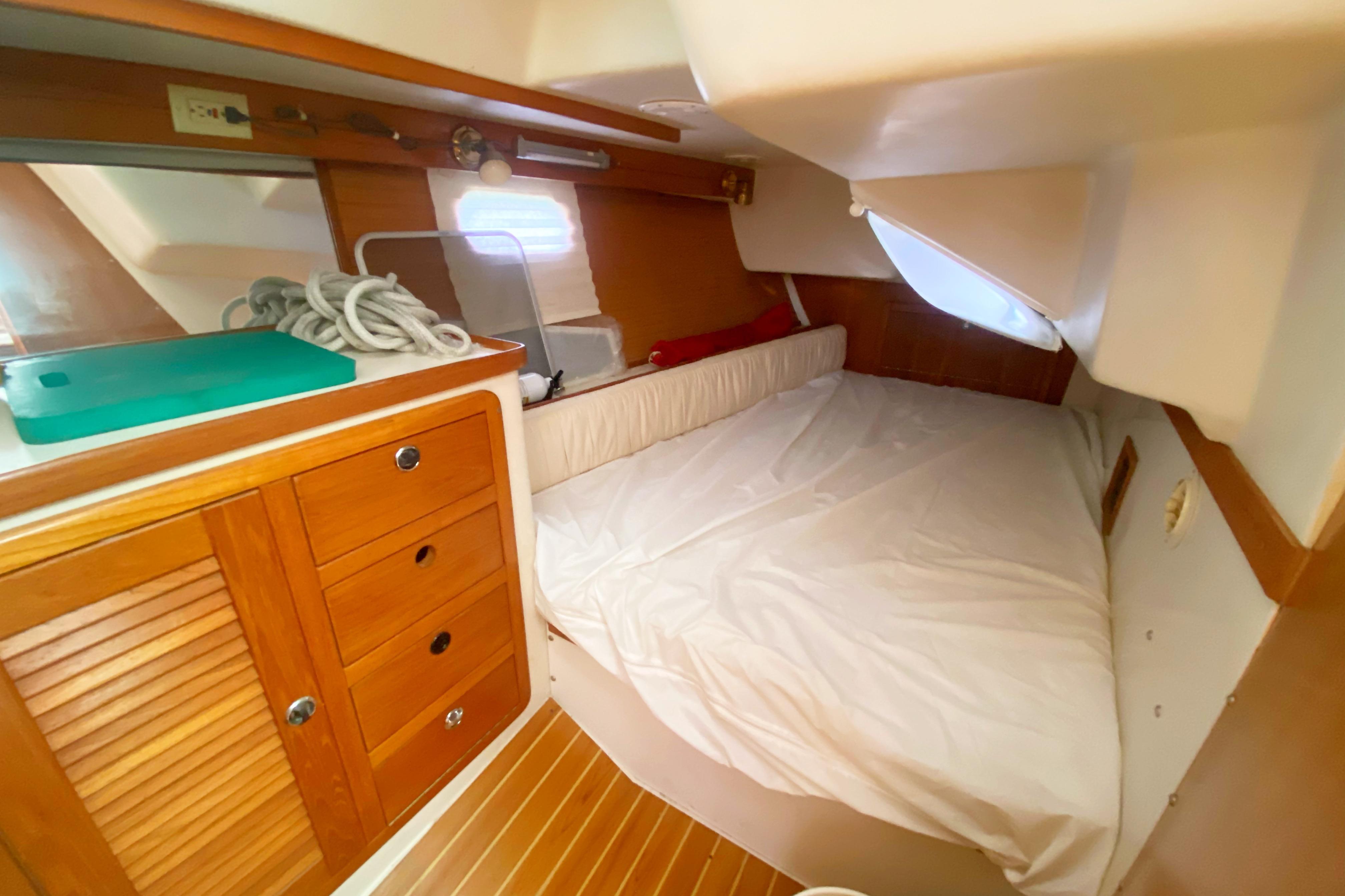 Used 2004 Catalina 42 MkII