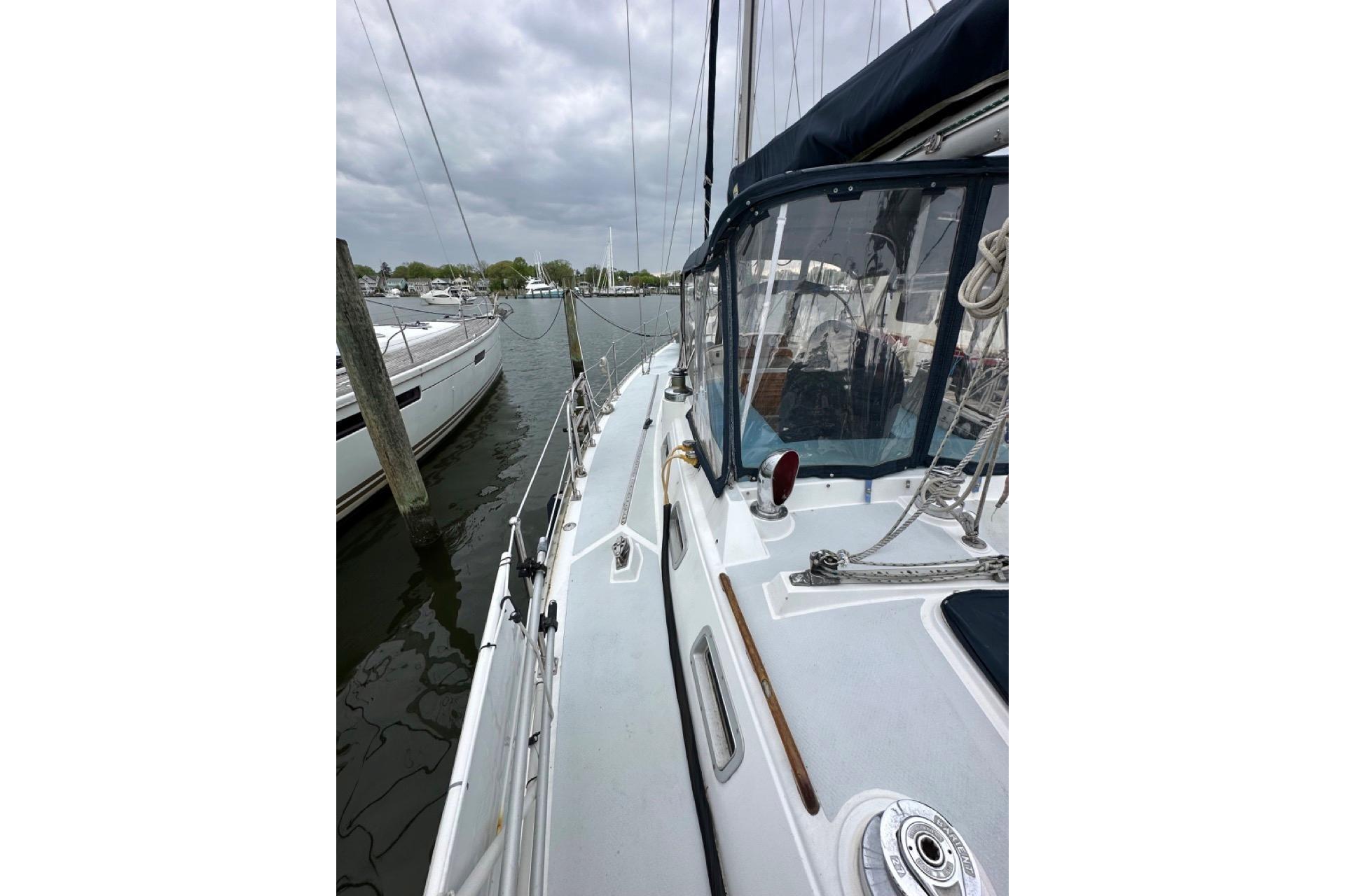 Used 1989 Hylas 44