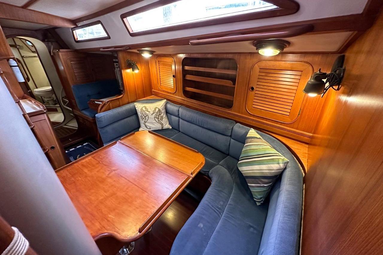 Used 1989 Hylas 44