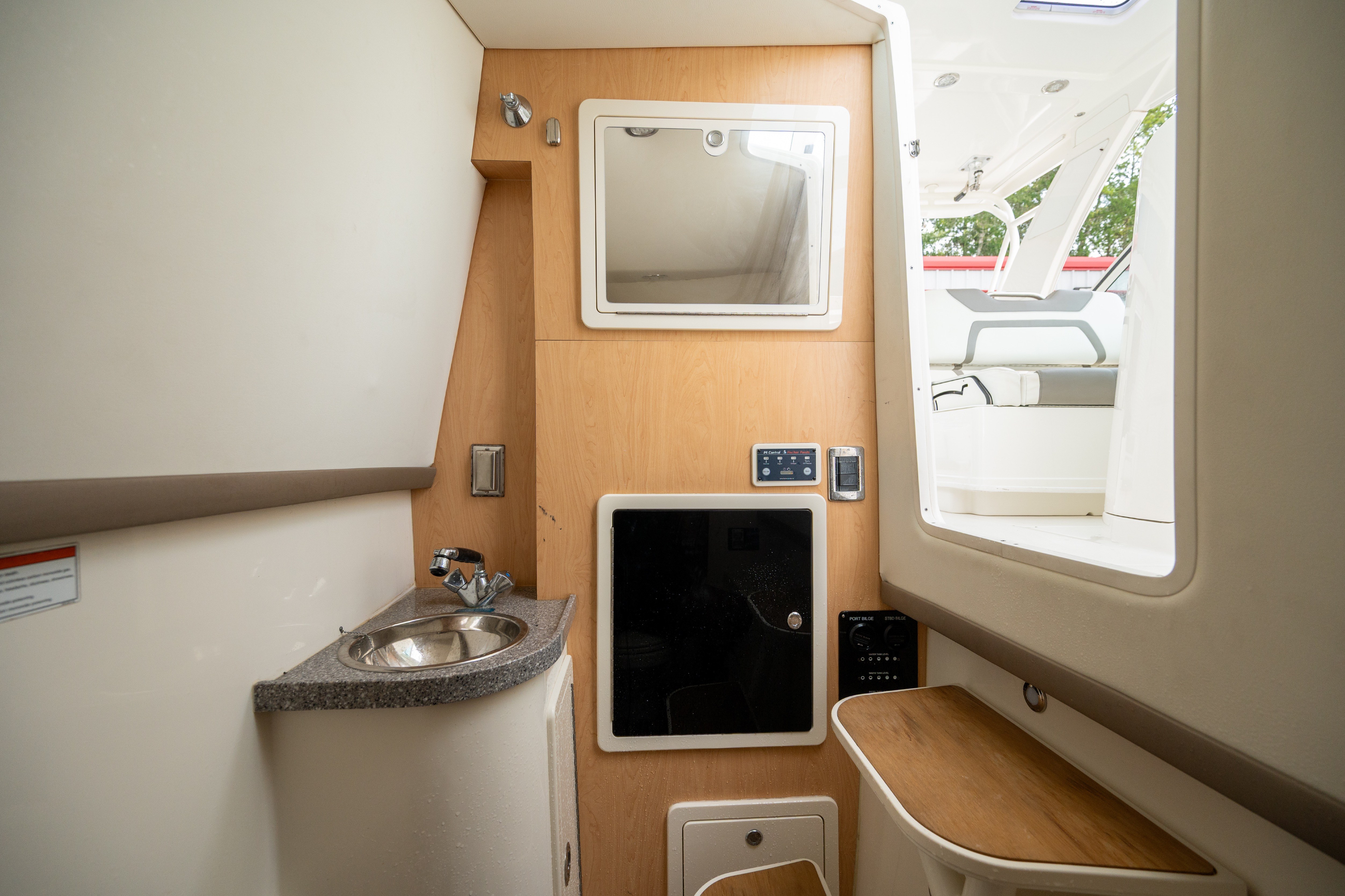 Used 2020 World Cat 320 DC