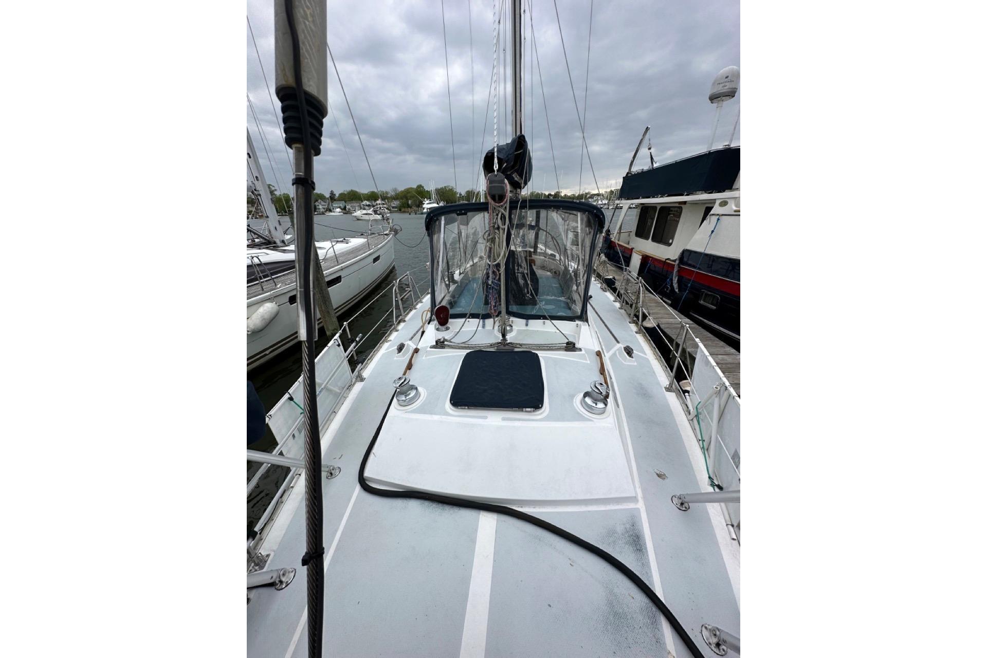 Used 1989 Hylas 44