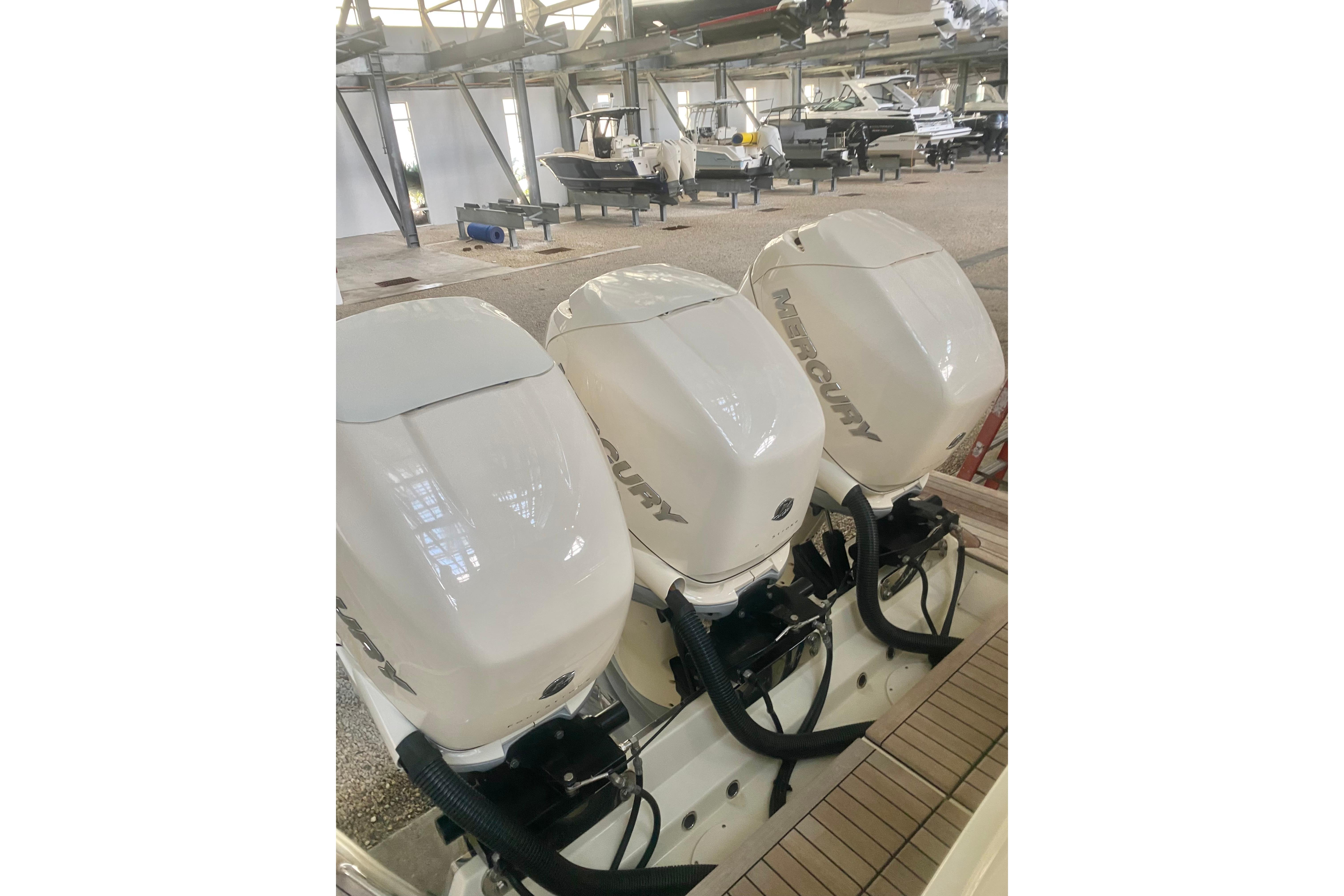 Used 2022 Chris-Craft Calypso 35