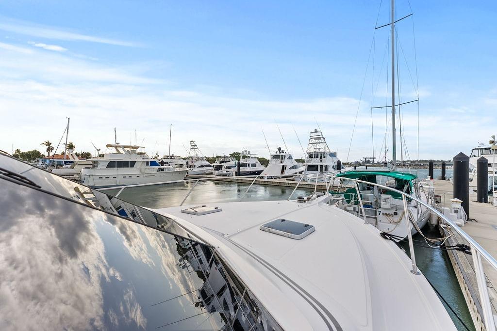 Used 2000 West Bay 58 Sonship