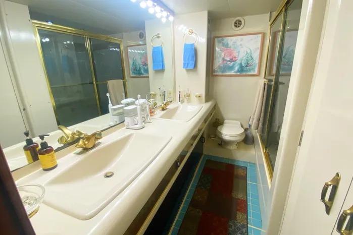 Used 1990 Viking Motor Yacht