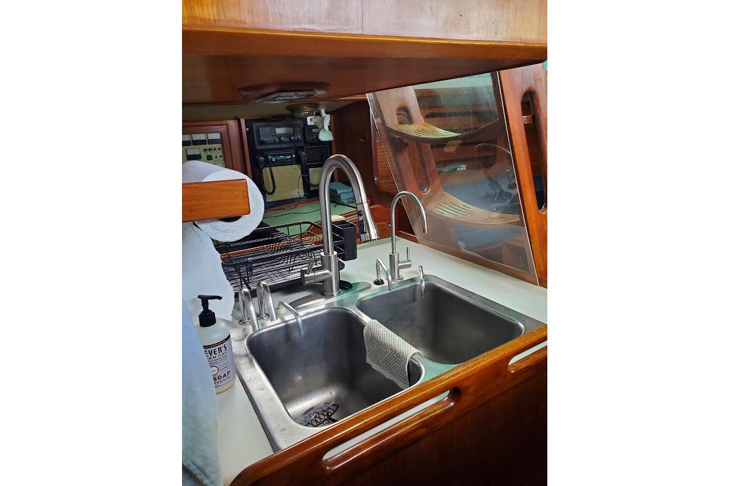 Used 1989 Hylas 44