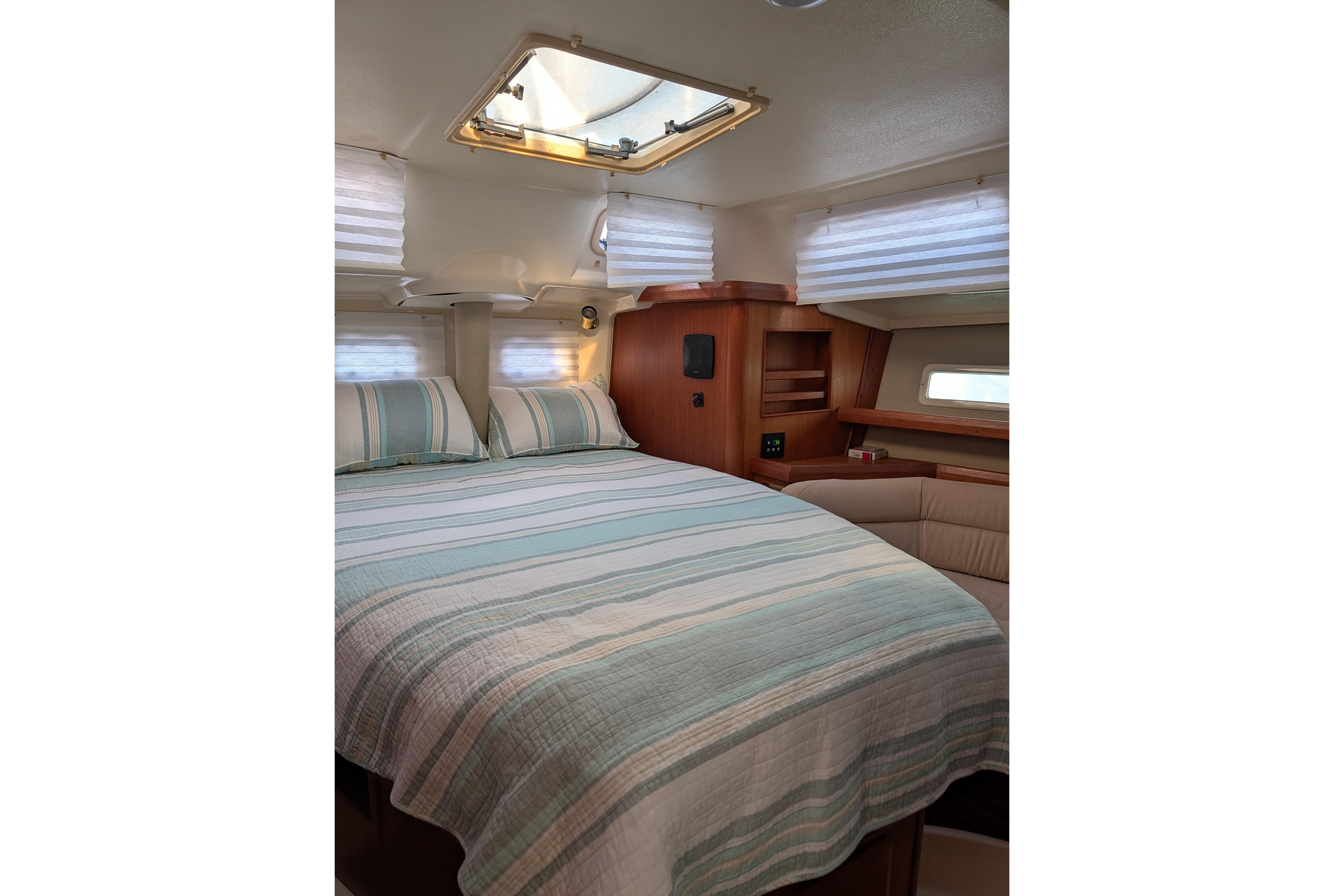 Used 1994 Hunter Passage 42
