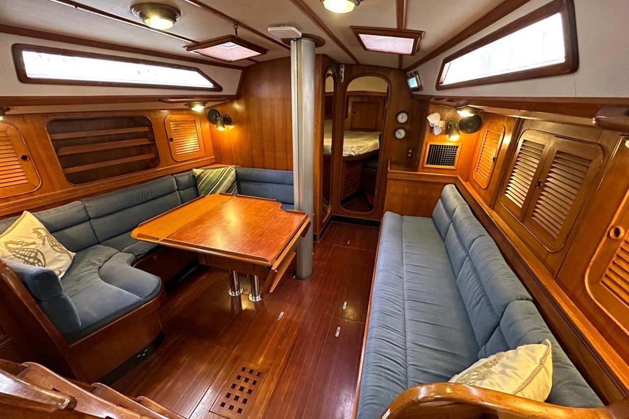 Used 1989 Hylas 44