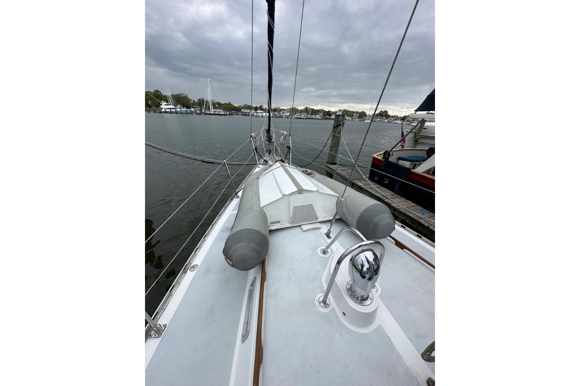Used 1989 Hylas 44