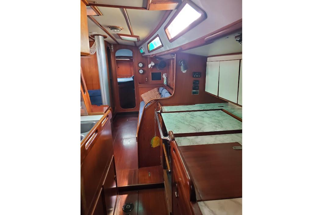 Used 1989 Hylas 44