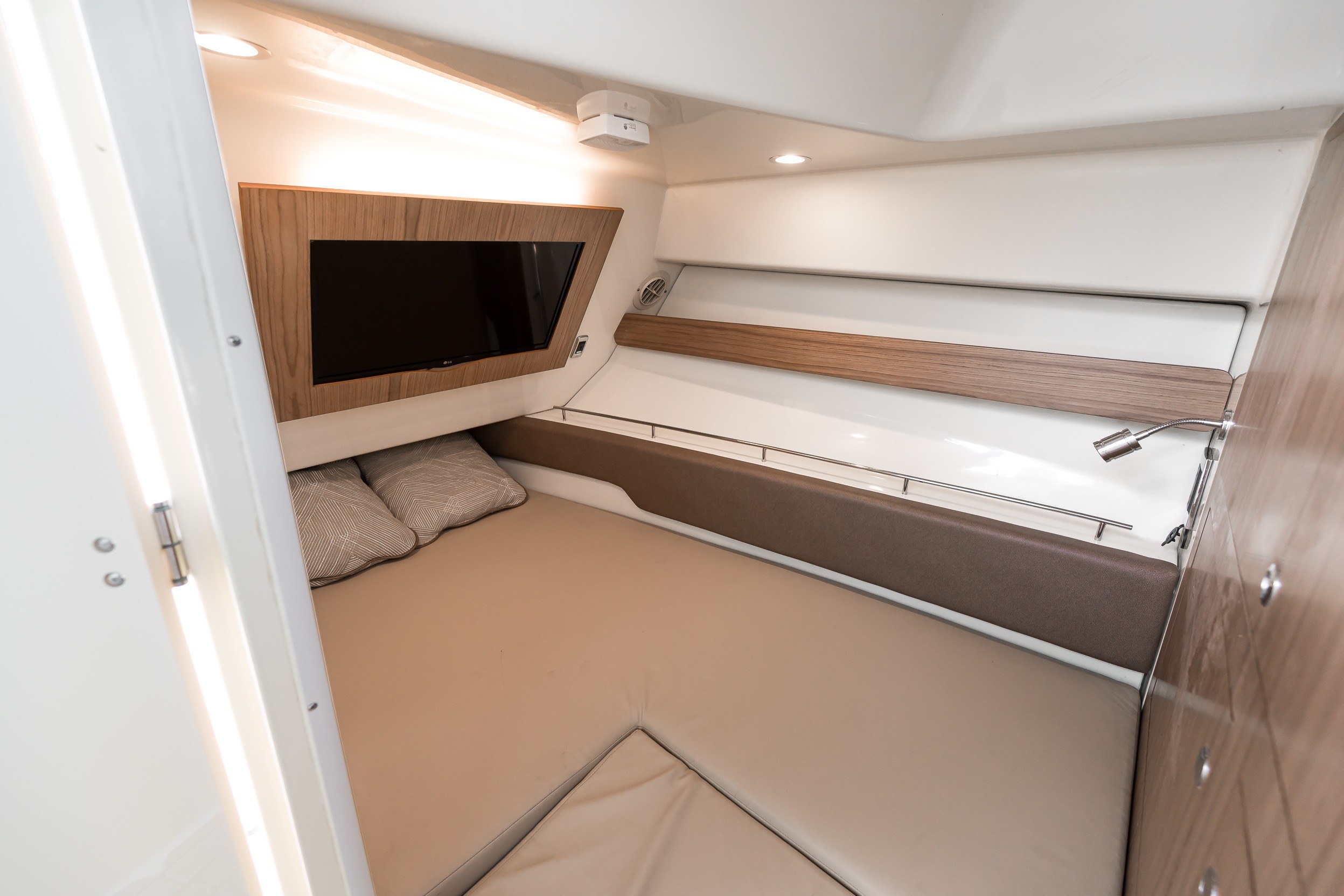 Used 2022 Chris-Craft Calypso 35