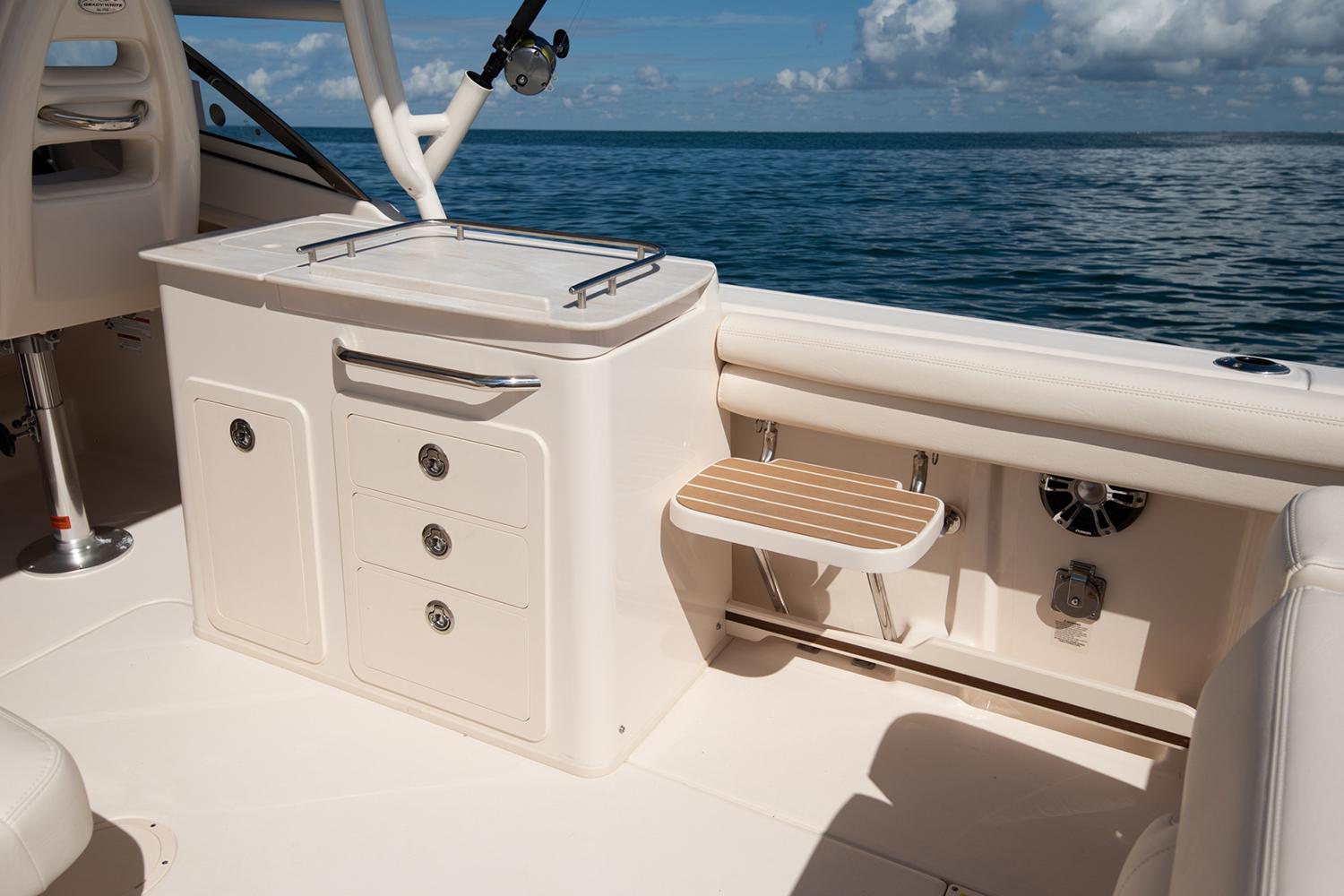 Used 2025 Grady-White Freedom 275