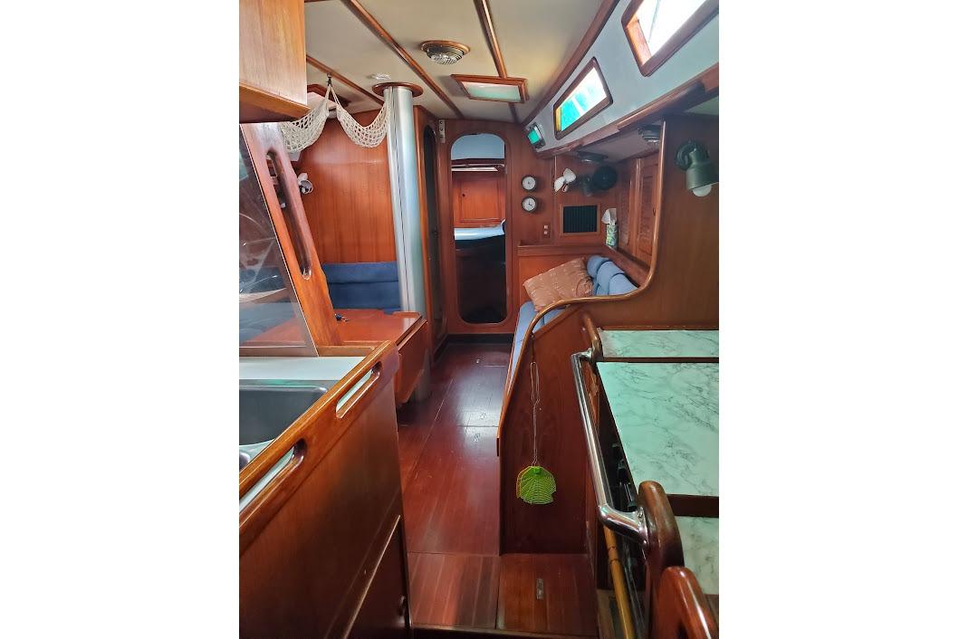 Used 1989 Hylas 44
