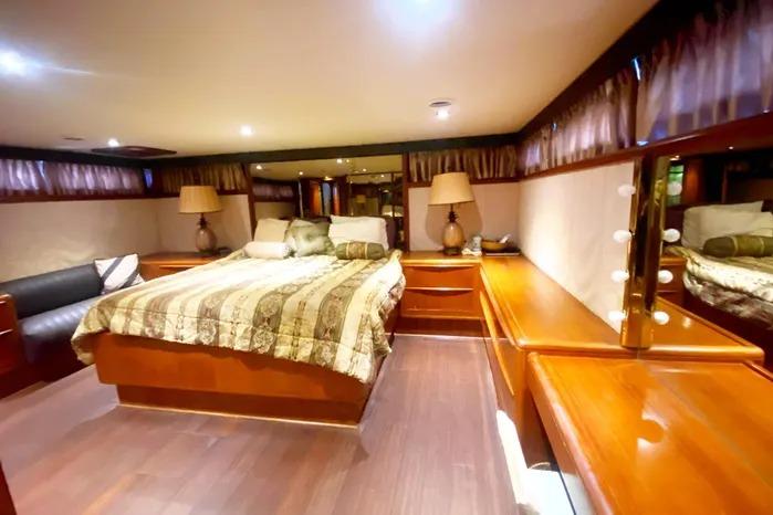 Used 1990 Viking Motor Yacht