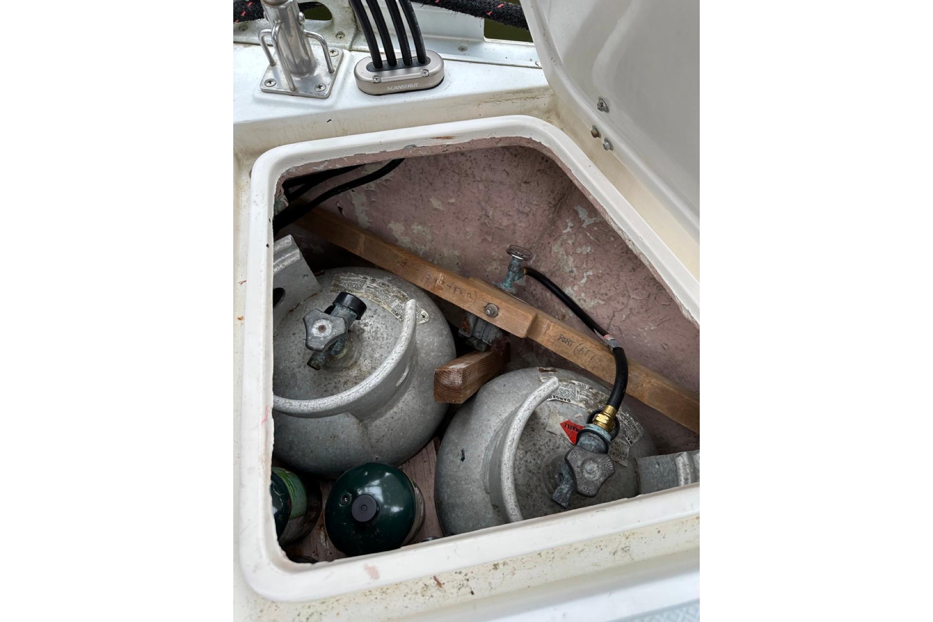 Used 1989 Hylas 44