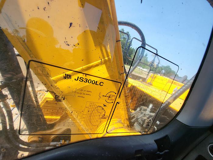 Used 2017  JCB 300LC 
