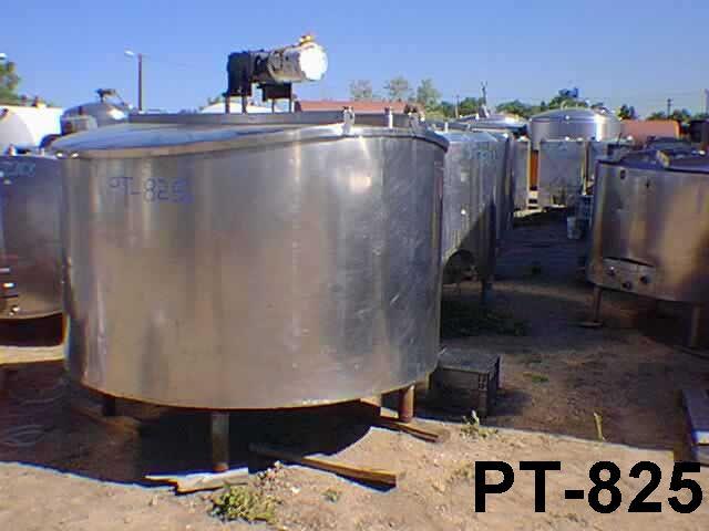 Usado 2000 GALLON STORAGE TANK.  C E HOWARD MODEL 1133-A SERIAL 3549