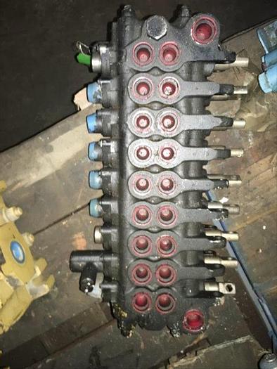 Used 0 Ingersoll-Rand 50623545R-NH-MP 9 Spool Husco Valve