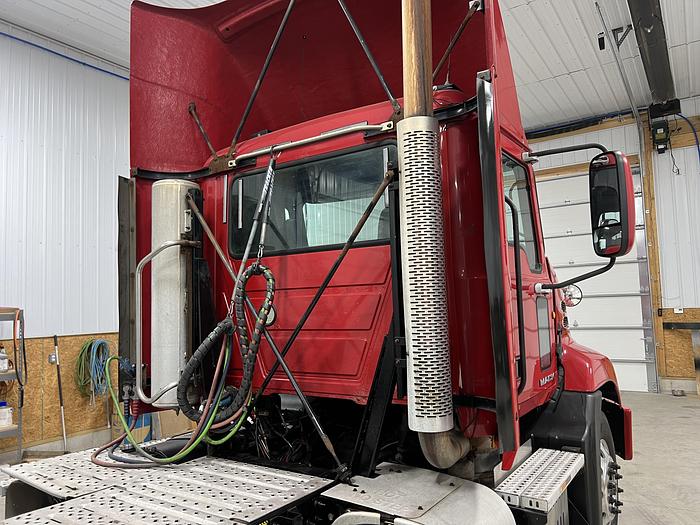 Used 2014 Mack CXU613