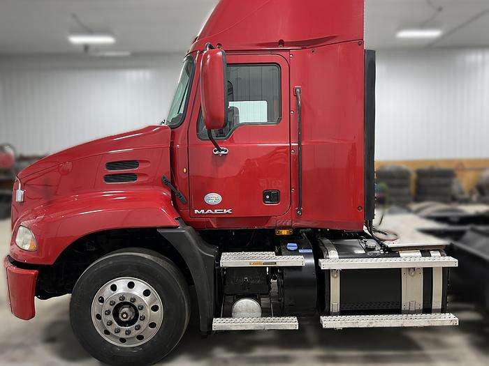 Used 2014 Mack CXU613