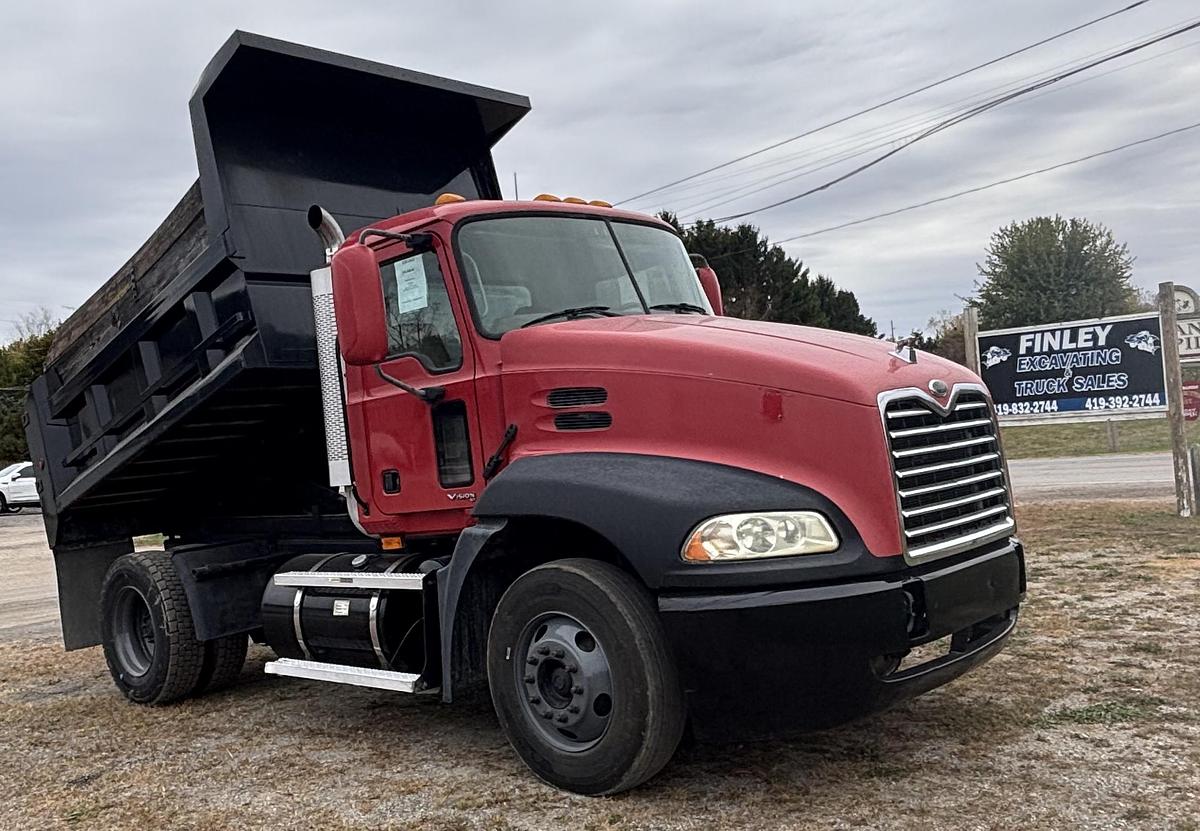 Used 2005 Mack  CX612