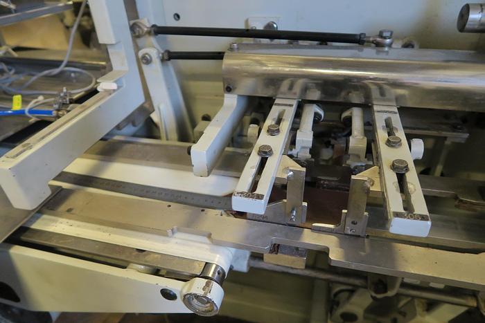 Used SIG CL CHOCOLATE BAR WRAPPER