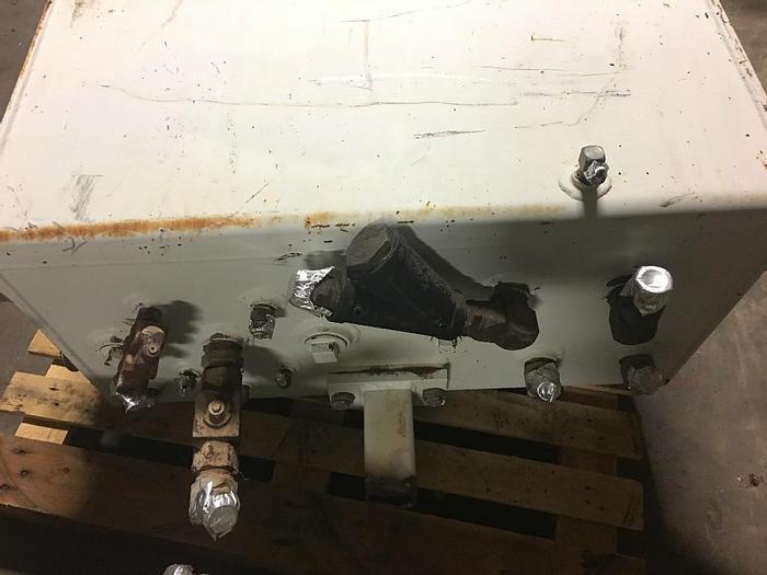 Used 75 GALLON HYDRAULIC TANK, RECTANGULAR, L: 37" W: 24" H: 20"