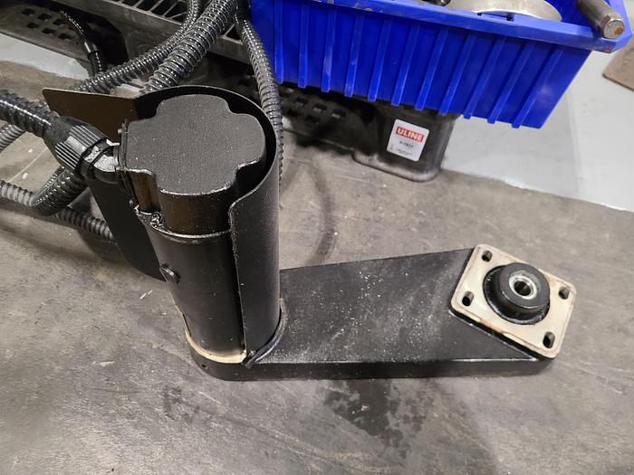 Used Anilam CNC Controller with Servo Motors for Bridgeport Milling Machines 33000117 / MT30M4