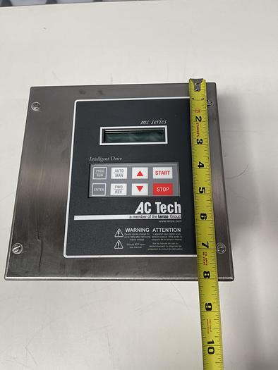 Lenze Ac Tech MC series M1110SE Ac Drive 1HP 0.75kW 120/240V
