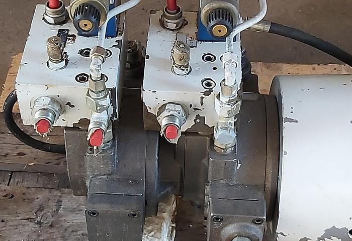 Gebraucht Hydraulikpumpe, Doppelradialkolbenpumpe, HP R18B1, HP R18XX, Moog, gebraucht