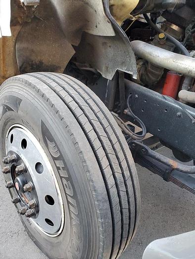 Used 2001 Ford F750 Terex BT3400 Crane Truck - M74771