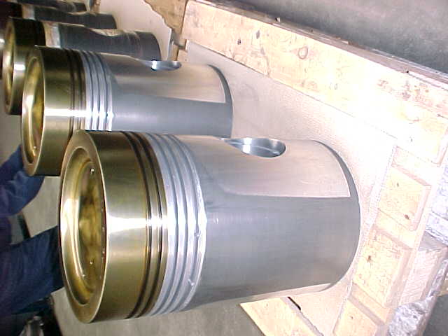 Used PISTONS DEUTZ BVM540 / 640