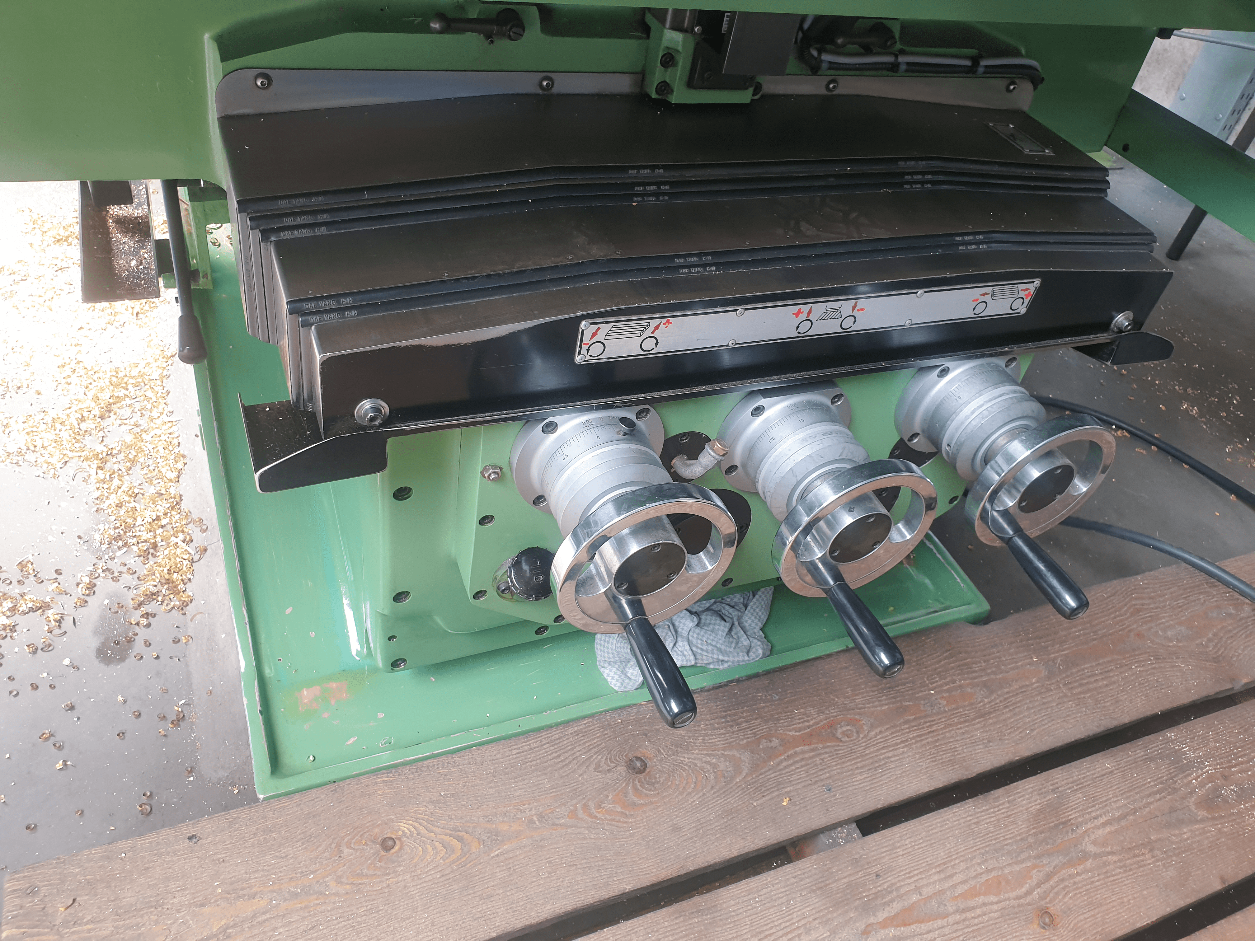 Used Kiheung KMB-U3 - Milling Machine - 1999