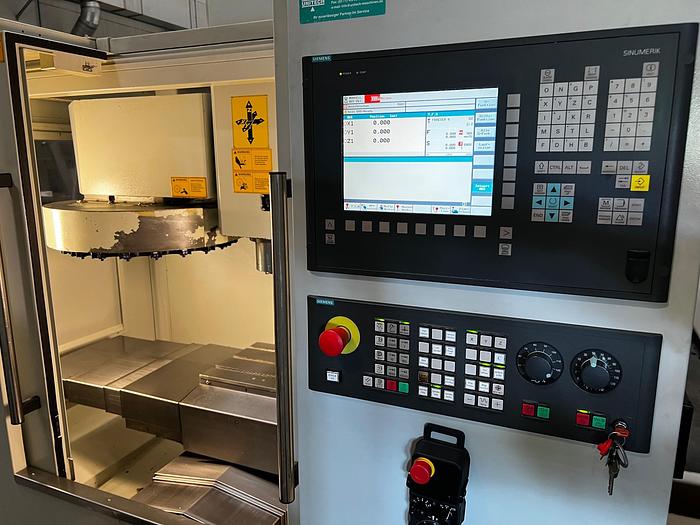 Gebraucht CNC Vertikales Bearbeitungszentrum UNITECH / BRIDGEPORT XV 560