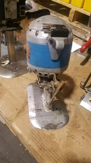 Used Eastman Class 355 Lighting Cloth Knife Cutter Fabric Leather Cutting Machine