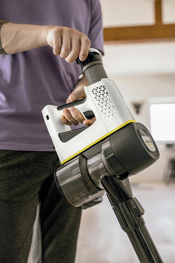 Battery-power vacuum cleaner VC 4 Cordless myHome Car