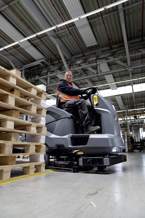 Scrubber dryer B 220RBpPackDOSE+240AhLi+Rins+beacon+D90