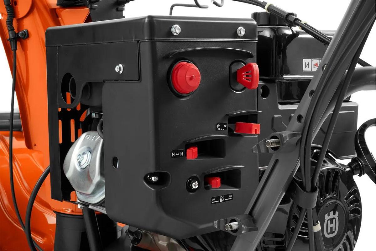 Husqvarna ST 324 Snow Blower