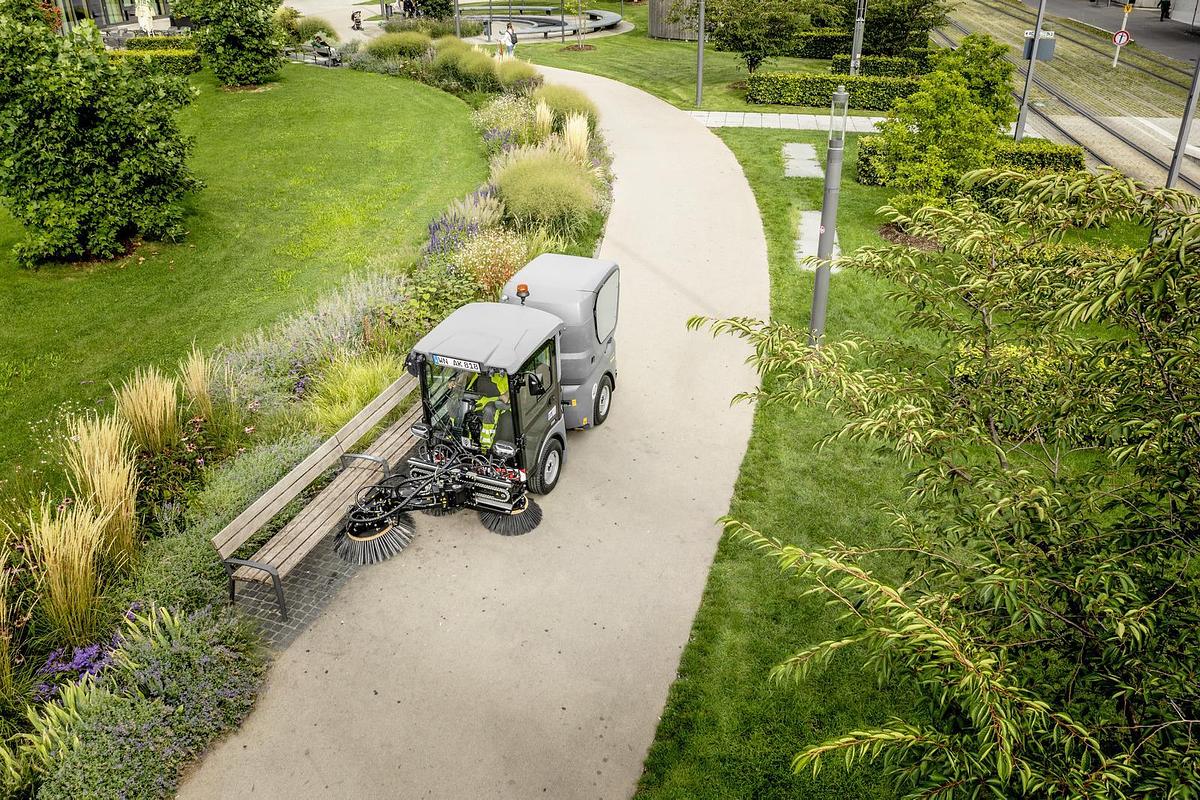 Vacuum sweeper MC 150