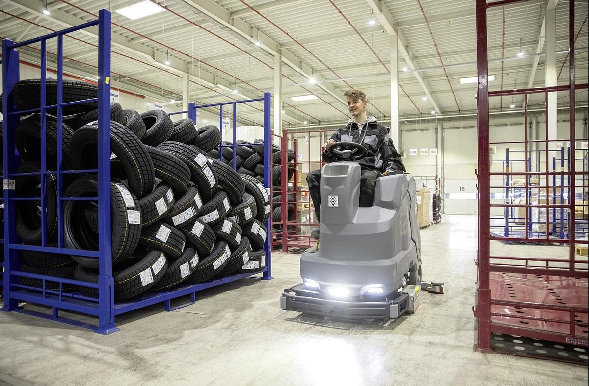 Scrubber dryer B 150 R BpPackDOSE+220Ah Gel+2xRI+Mop+R85