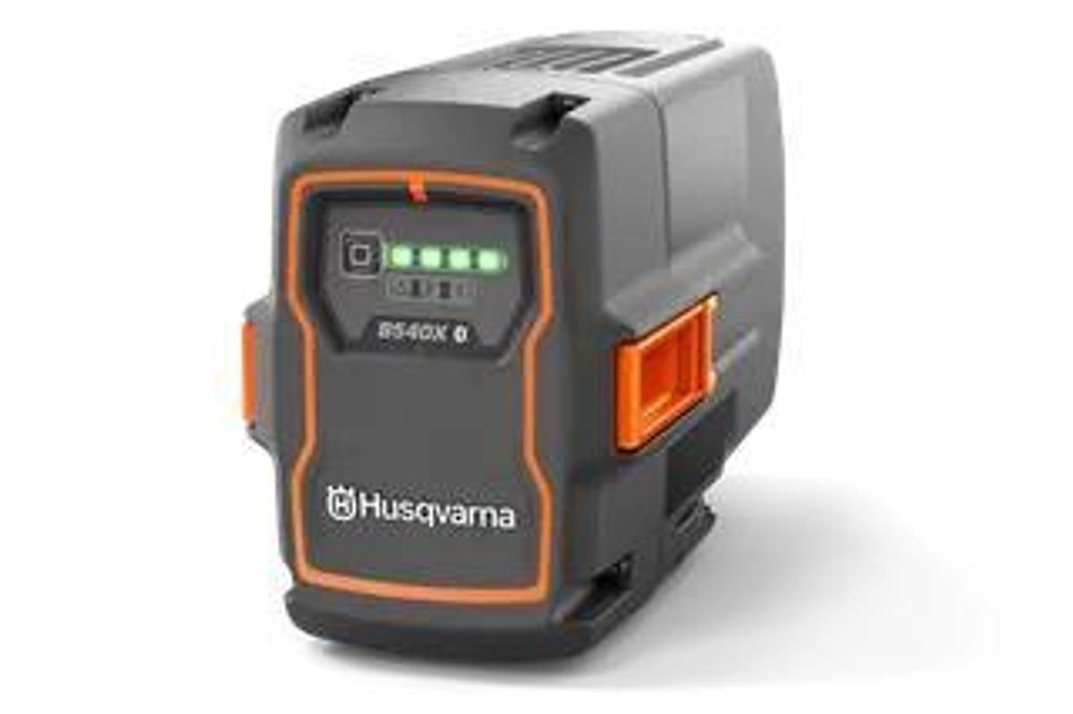 Husqvarna Weed Eater® 320iL (tool only)