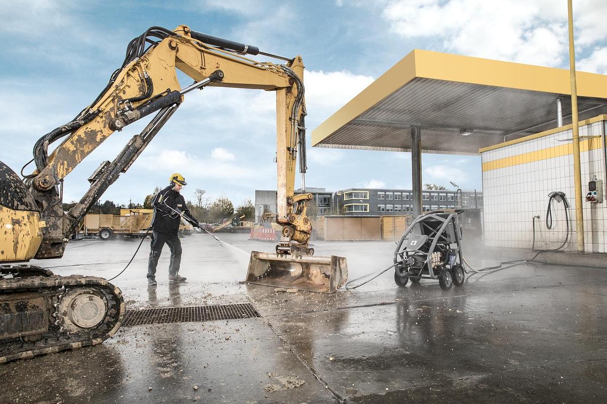 Ultra-high-pressure cleaner HD 18/50-4 Cage Classic