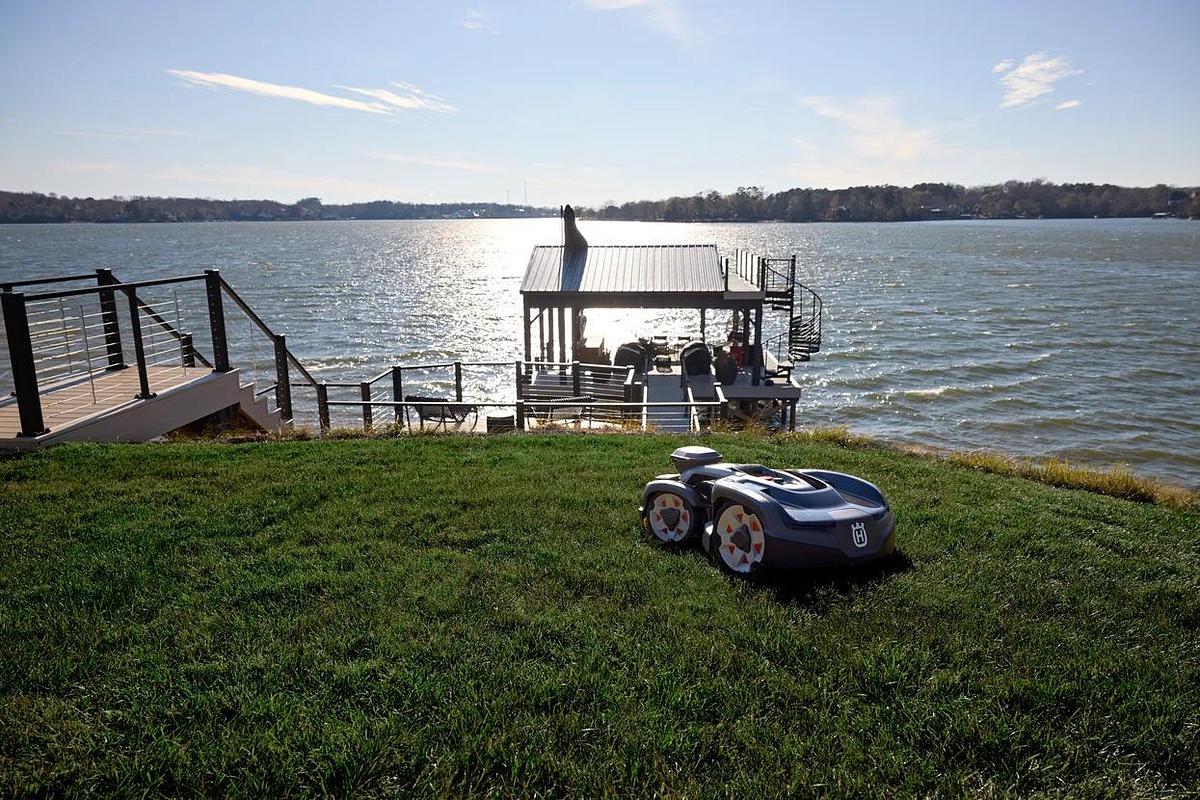 Automower® 435 iQ AWD