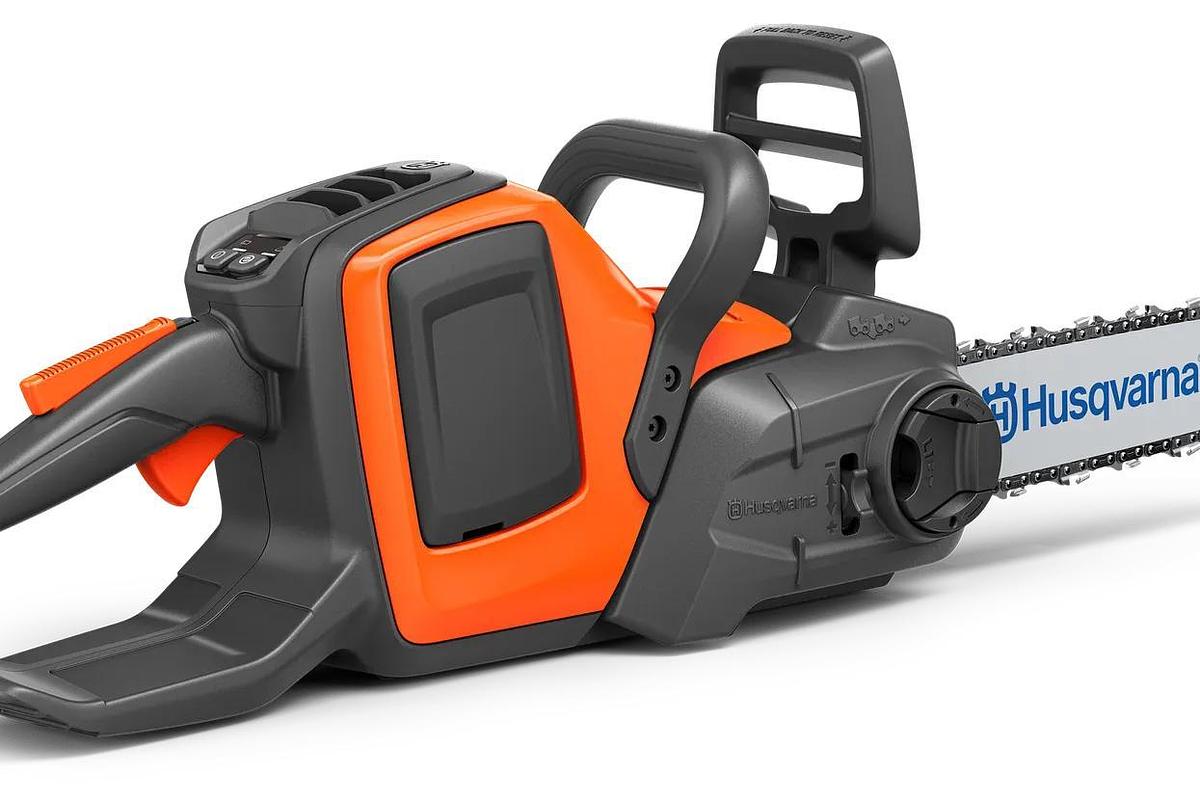 Husqvarna 225i Power Axe without battery and charger