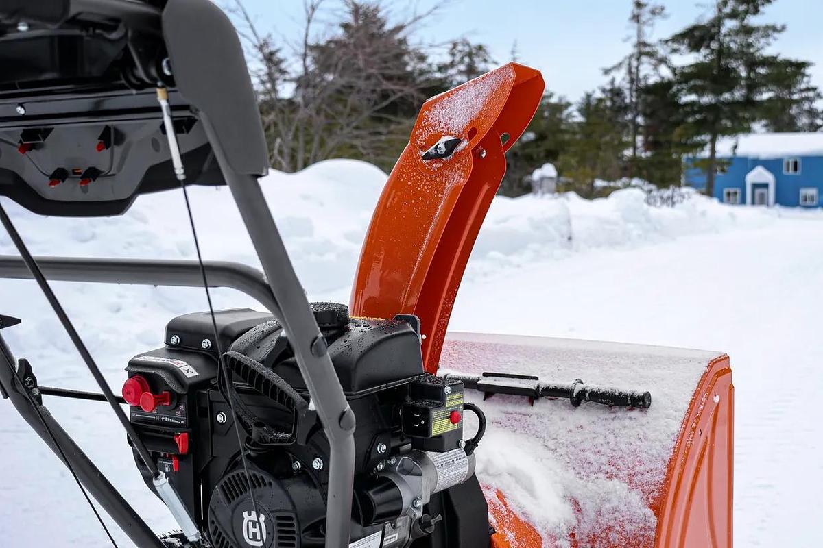 Husqvarna ST124 Snow Blower